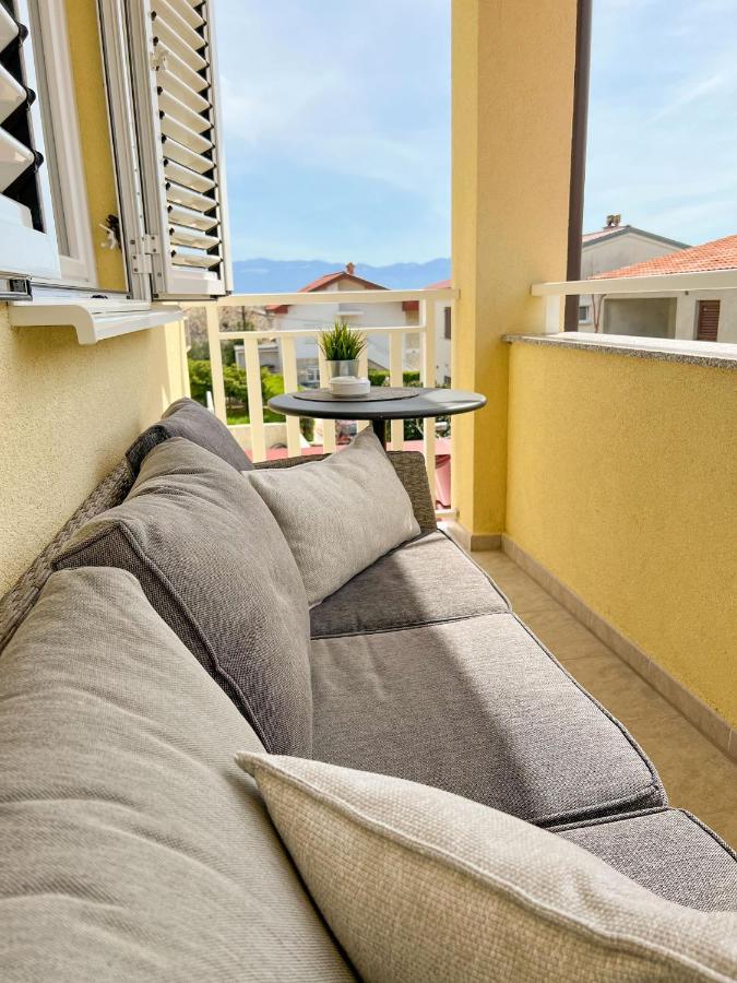 Apartment Baska Mit Poolarea - Krk, Kroatien Екстериор снимка
